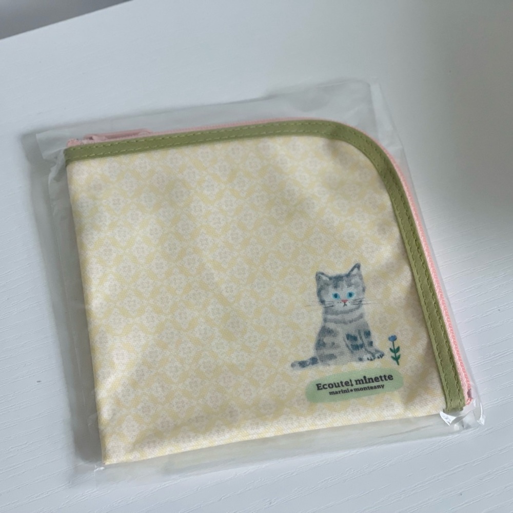 Smaller Yellow Ecoute! Minette Japanese L-shaped Cat pouch - Made in Japan